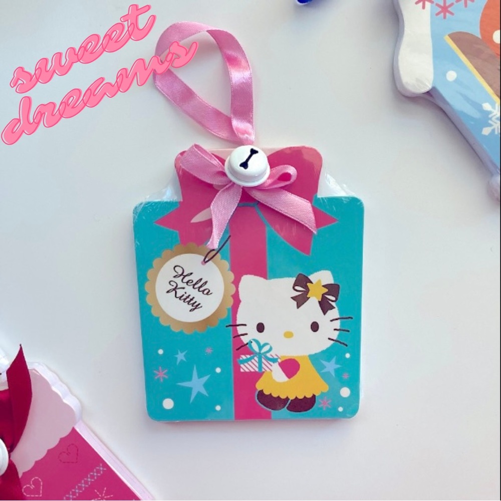 Sanrio | HK Christmas Present Notepad Stocking
Stuffer "Sweet Dreams" Item